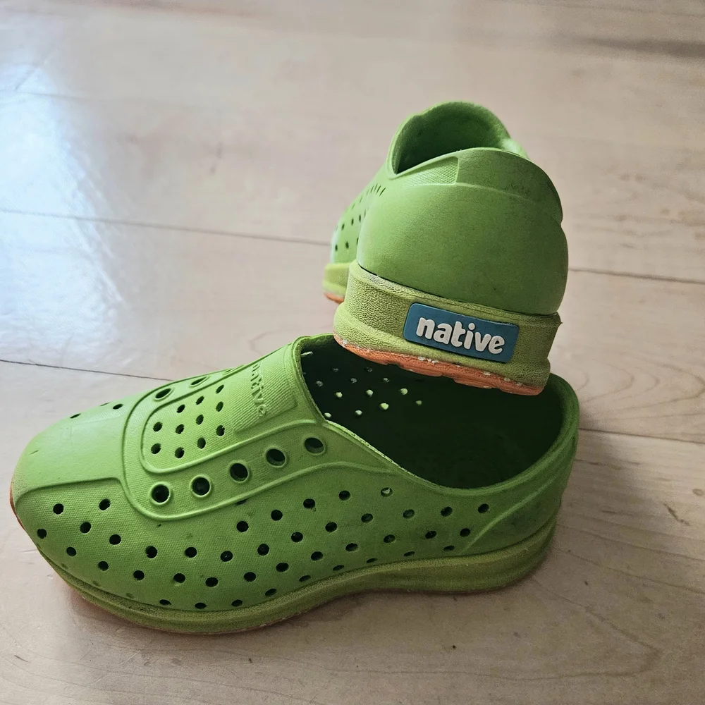 Native Kids Green Slip-On Shoes Size Toddler 8